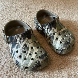 Toddler Camo Crocs